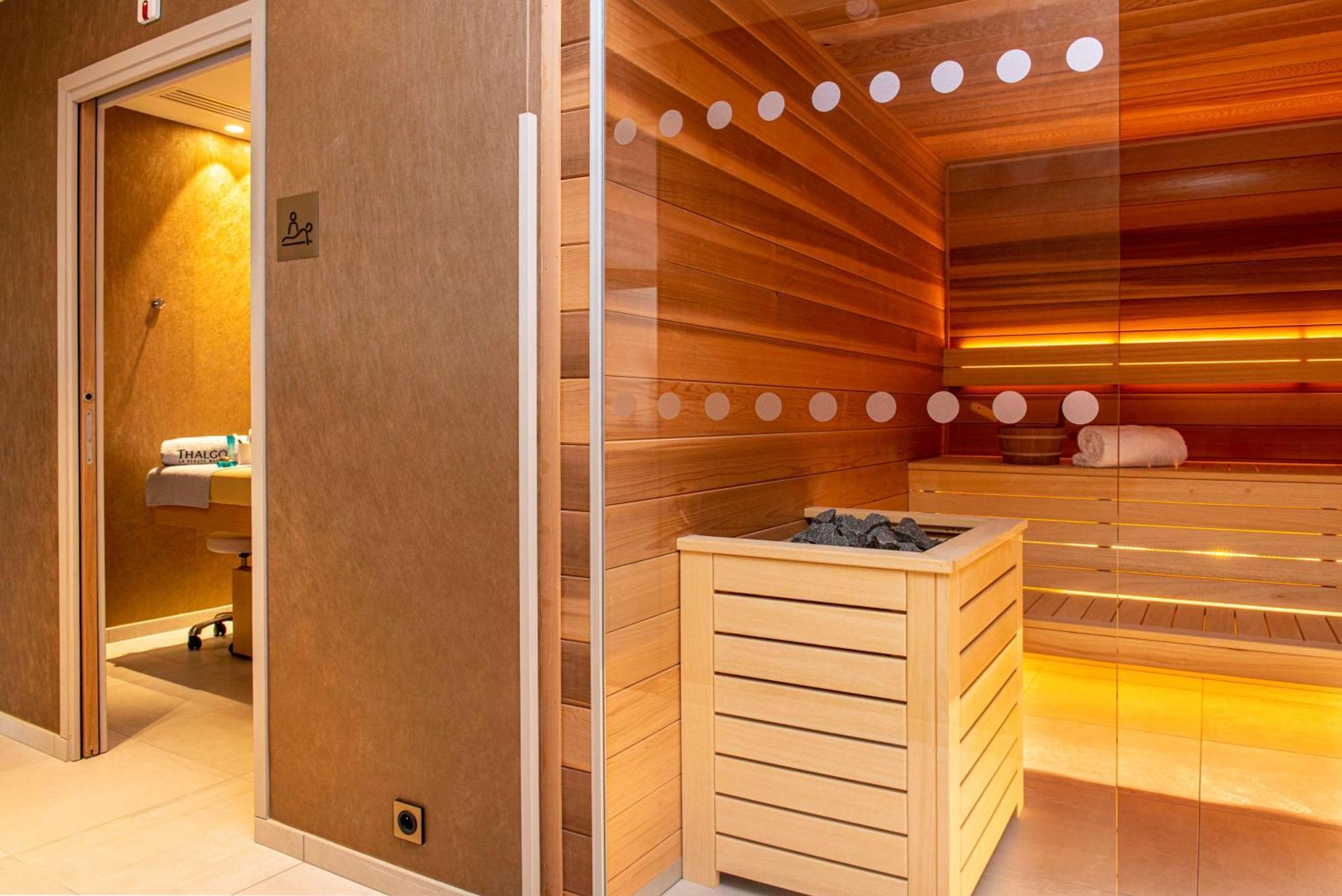 Radisson Blu Hotel, Rouen Centre Экстерьер фото